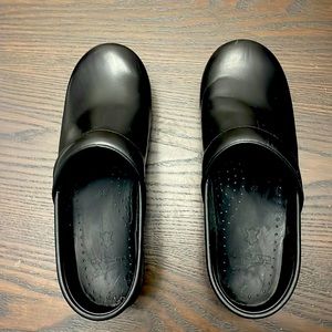 Dansko Black Cabrio Clog